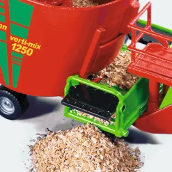 Przyczepowy mieszalnik do pasz