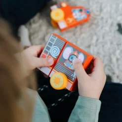 Zabawka drewniana Tiny Tails, Magnetic Vehicle: Fire Truck